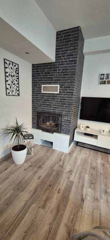 Predaj: Pekný rodinný dom s veľkým pozemkom Hlboké nad Váhom - 10