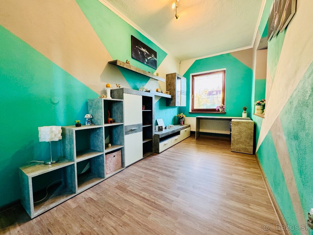 Priestranný dom s veľkým pozemkom – Nižná Hutka - 10