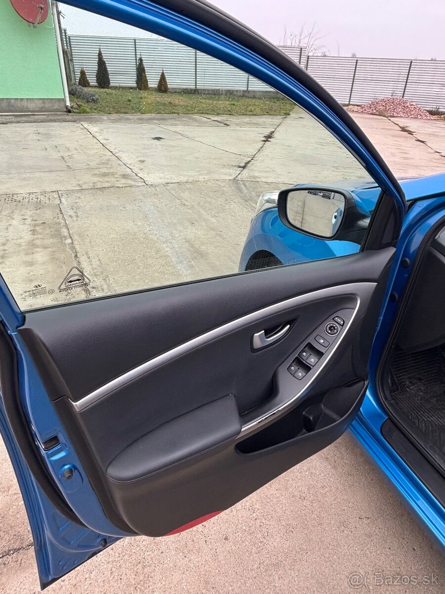 Hyundai i30 1.6 - 10