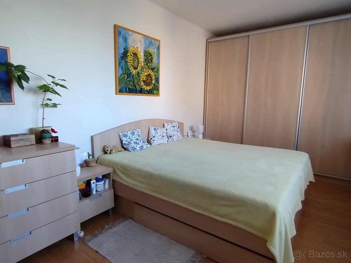 Predám 3 izbový byt - 10