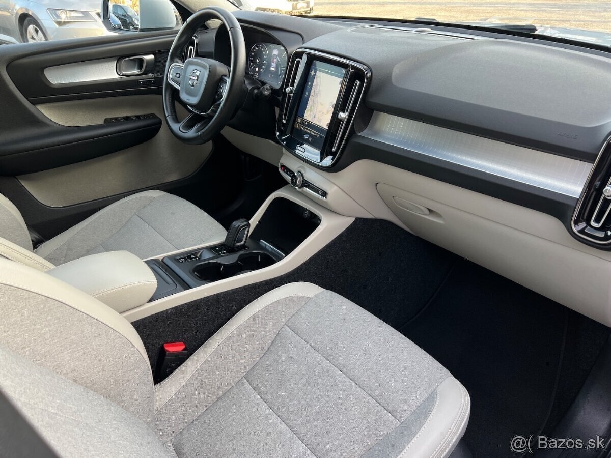 Volvo XC40 D3 Momentum AWD A/T - 10