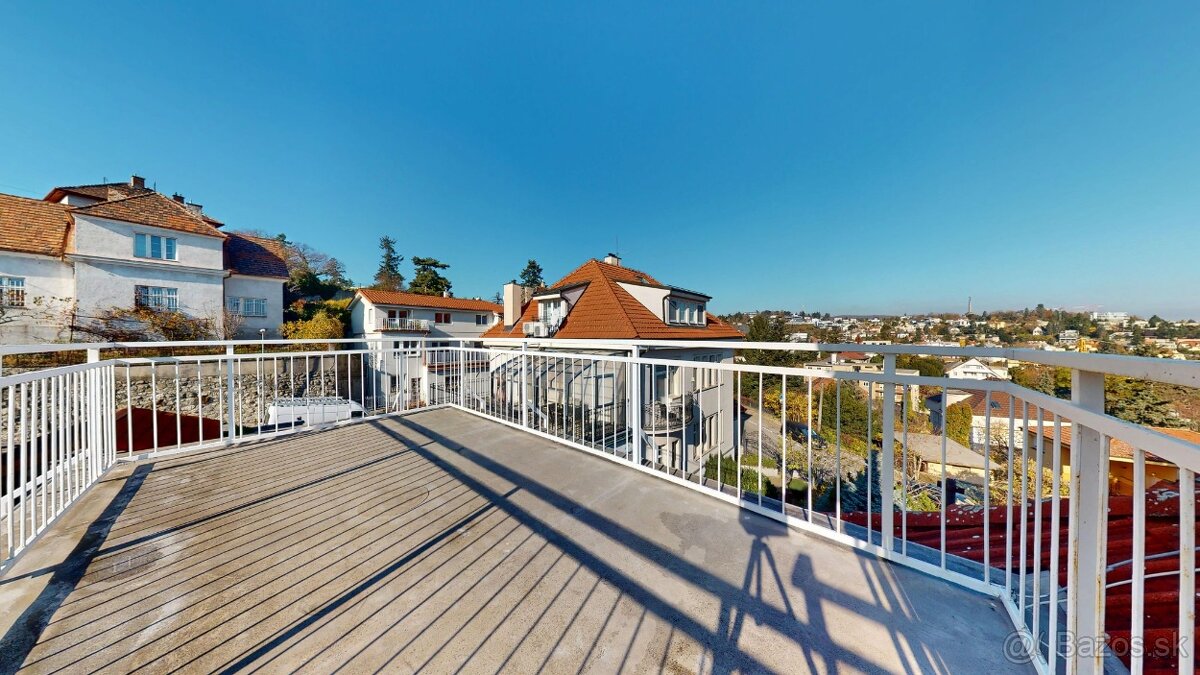 3 izb. PODKROVNÝ BYT PRI HRADE - Tvarožkova ul.- Staré Mesto - 10