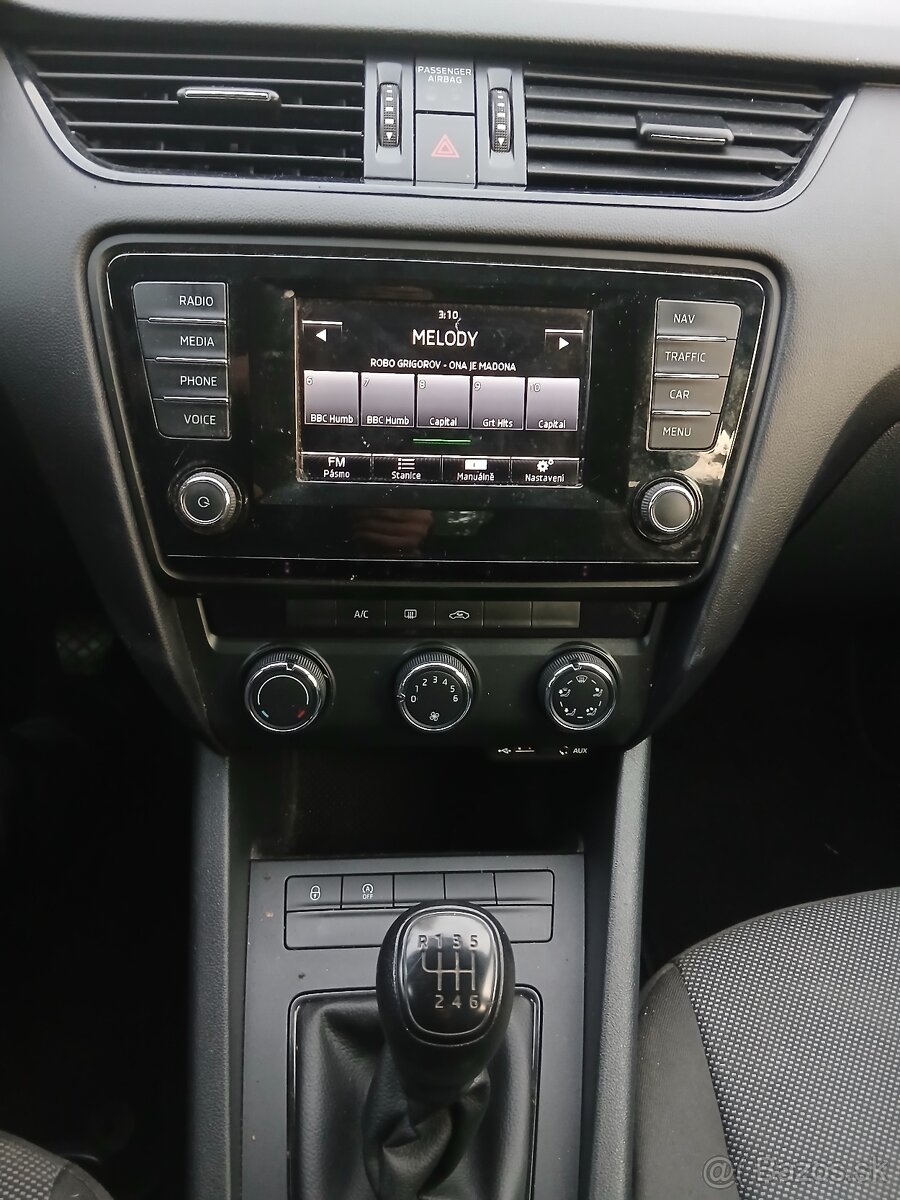 Škoda octavia benzín - 10