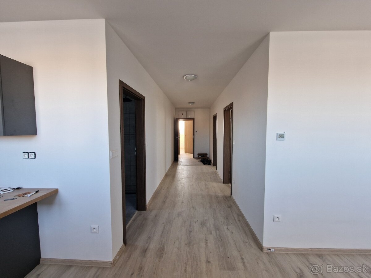 3 izb. byt, 65m2 v Seredi na prenájom - 10