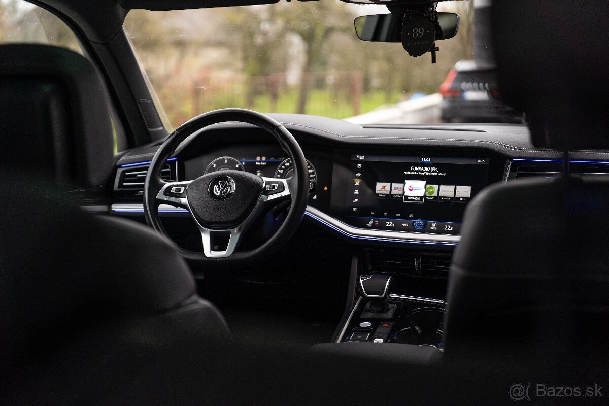 Predám VOLKSWAGEN TOUAREG 3.0 TDi webasto, odpočet DPH - 10