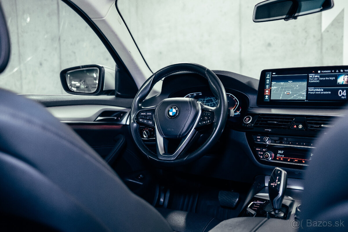 BMW 530d MHEV xDrive Touring Facelift, 2021, odpočet DPH - 10