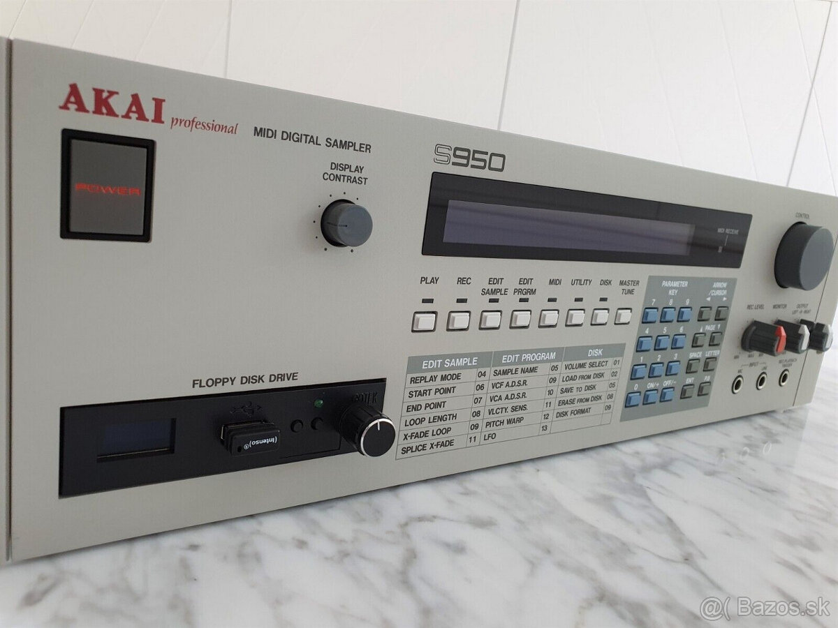 Sampler Akai S950 v perfektnom stave. - 10