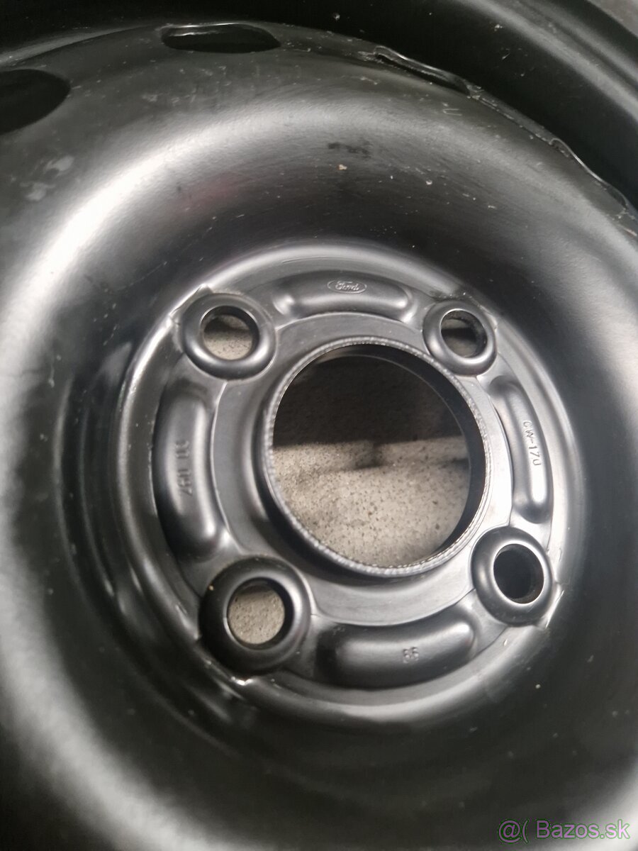 Rezervy Ford - nepoužité - 2x R15 a 1x R14 - 10