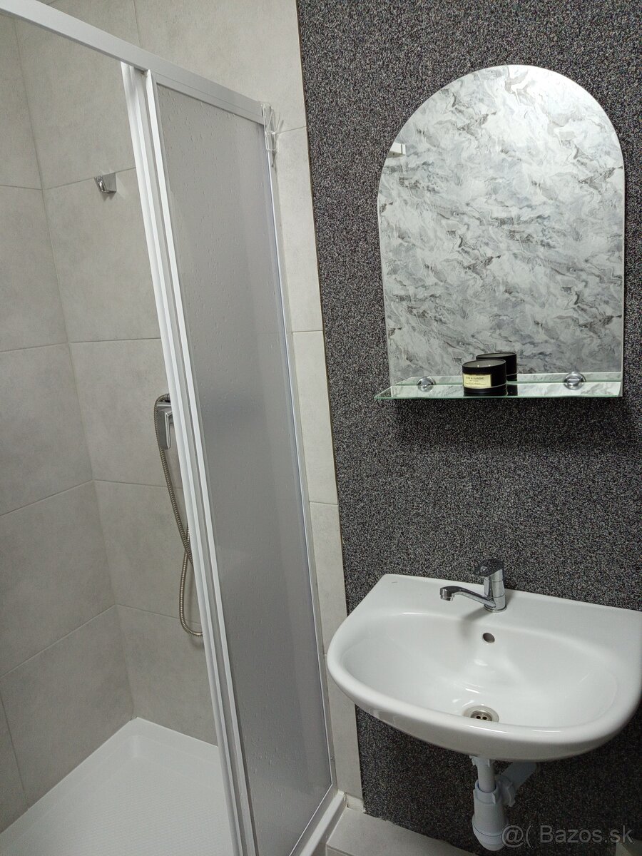 1-izbový byt v centre Žiliny,s parkovaním ,prenájom. - 10