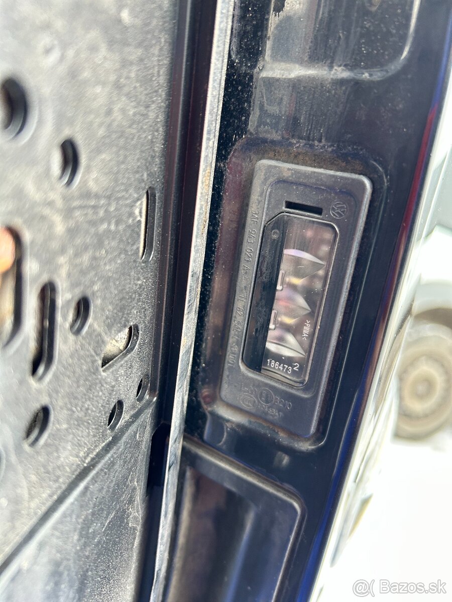 Páté dveře VW Passat B7 Kombi černé - 10