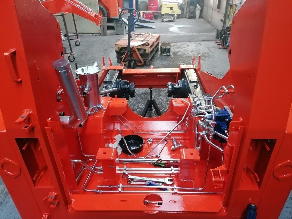 Predám LOCUST 752 po úplnej GO - 10