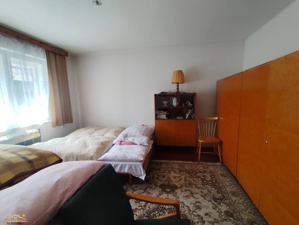 Priestranný rodinný dom priamo v centre Turzovky s veľkým po - 10