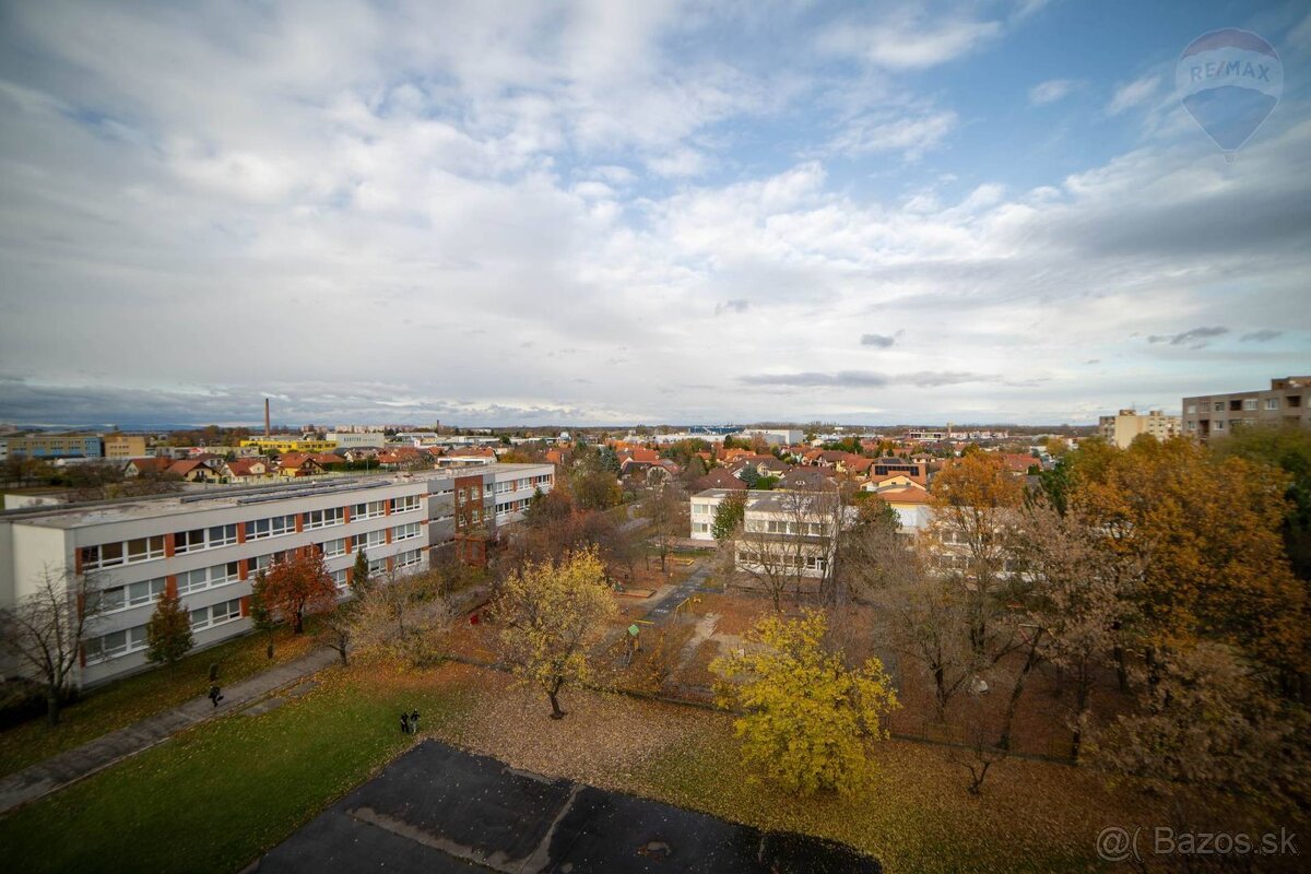 Na predaj 3 izbový byt, Nám. Priateľstva - 10