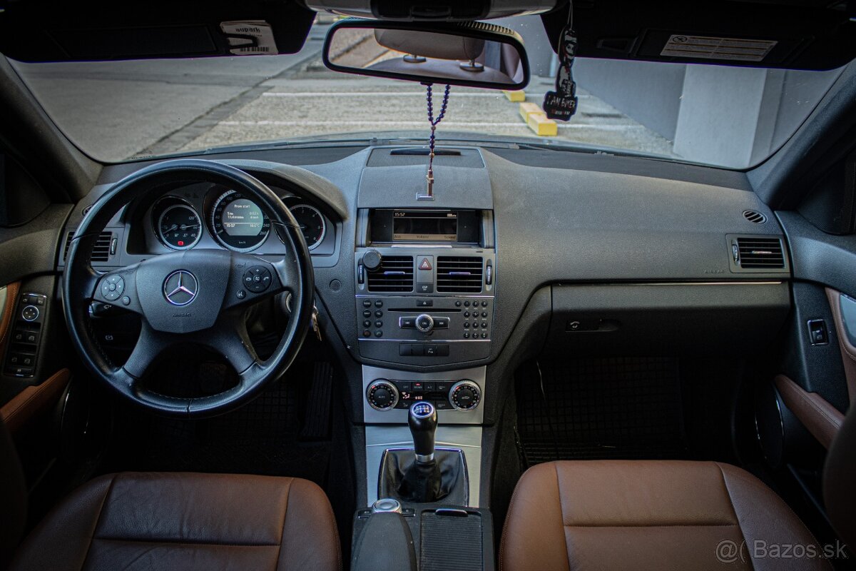 Mercedes-Benz C trieda Kombi 220 CDI Elegance 120kW - 10