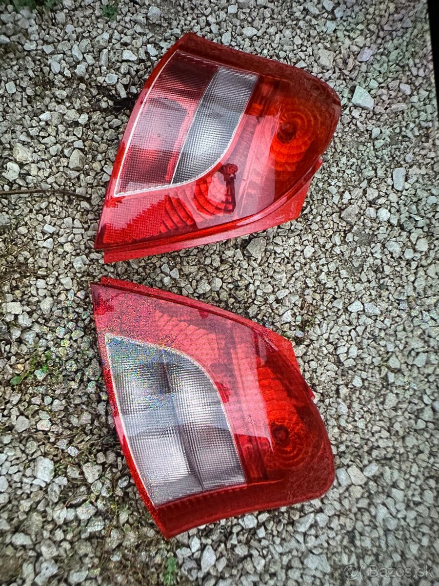 Predám zadné svetlo Rx300 Yaris Corolla Avensis Auris Previa - 10