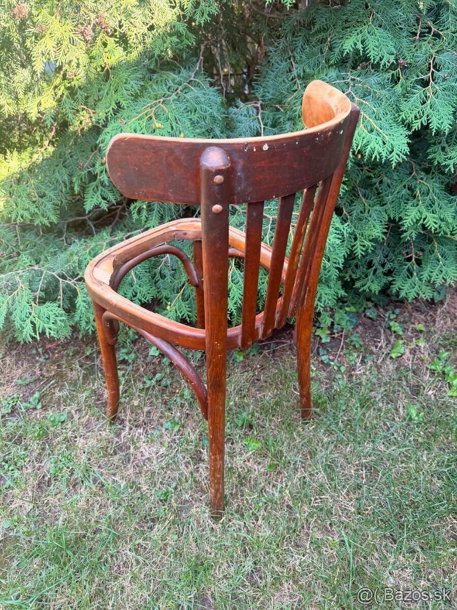 Drevená stolička Thonet - 10