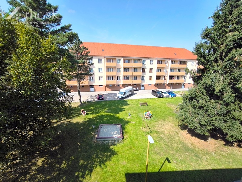 KOMPLETNE ZARIADENÝ A ZREKONŠTRUOVANÝ 2-IZ. BYT - GOLDBERGER - 10