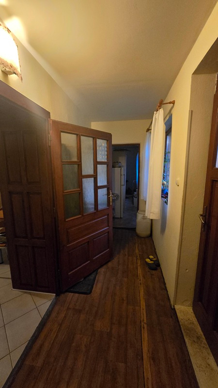 Vidiecka usadlosť po rekonštrukcii v obci Uhliská - 5993 m2 - 10