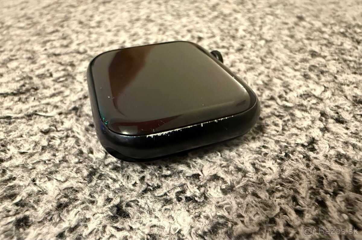 Apple Watch 8 45mm - 10