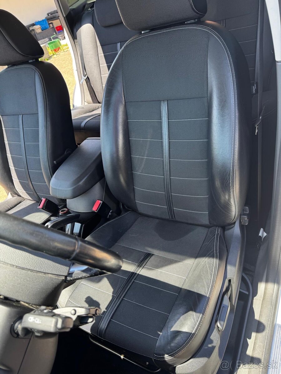 Ford Kuga titanium S automat plna výbava - 10
