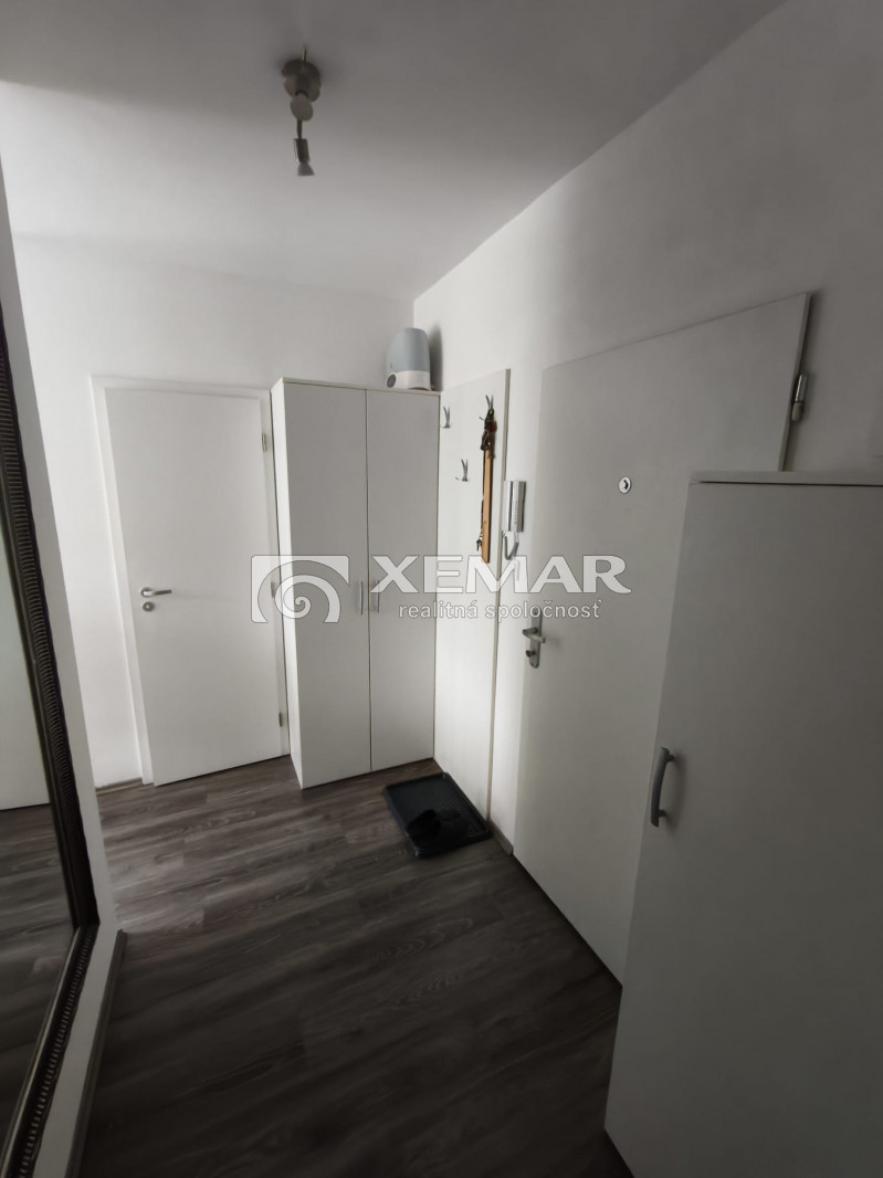 PRENÁJOM Moderný 2 - izbový byt Banská Bystrica - 10