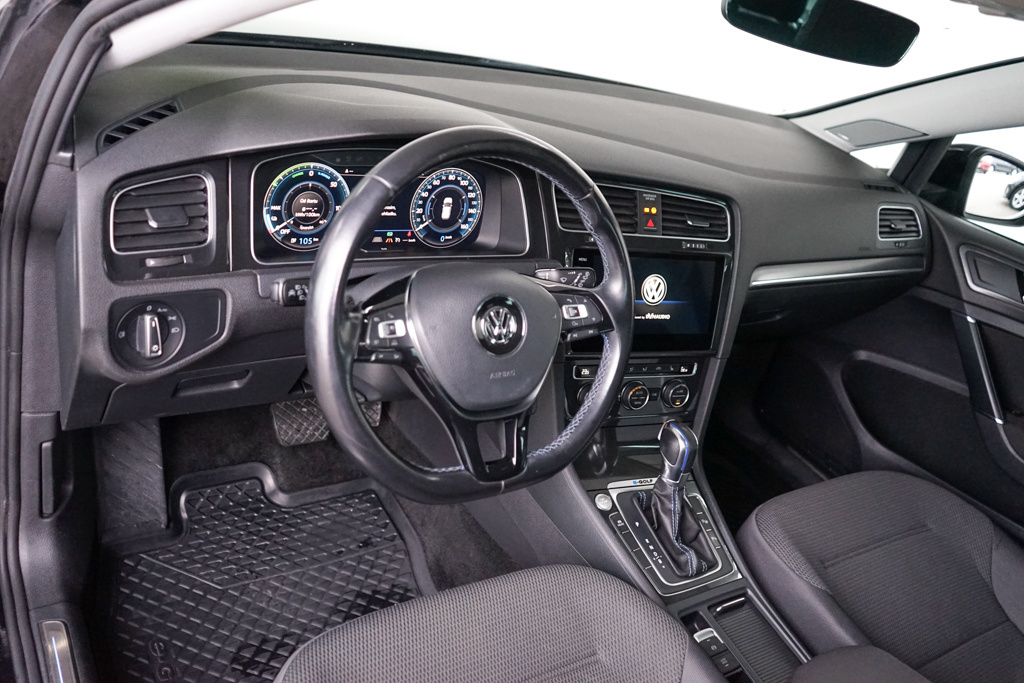 28- VOLKSWAGEN Golf, 2018, elektrina, 100 kW - 10