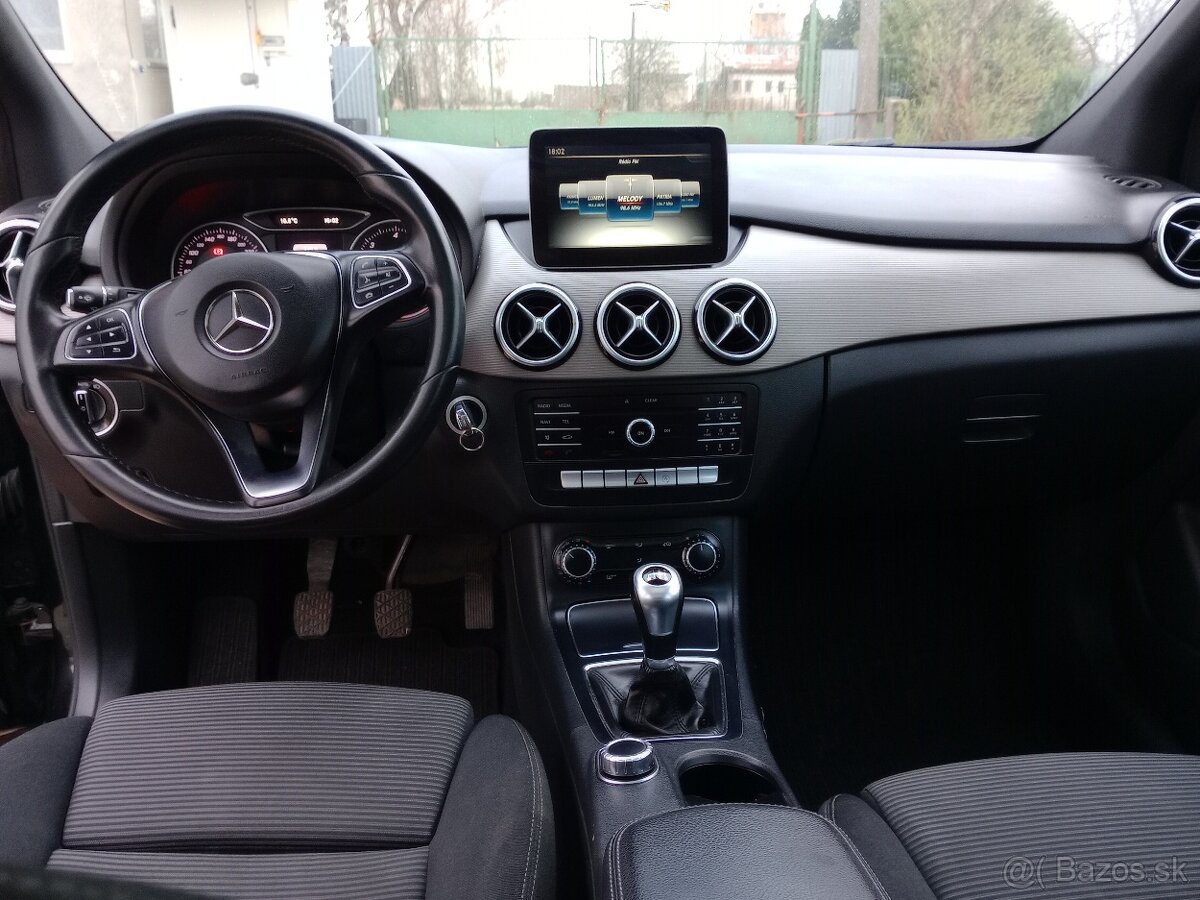 Mercedes Benz B 180 - 10