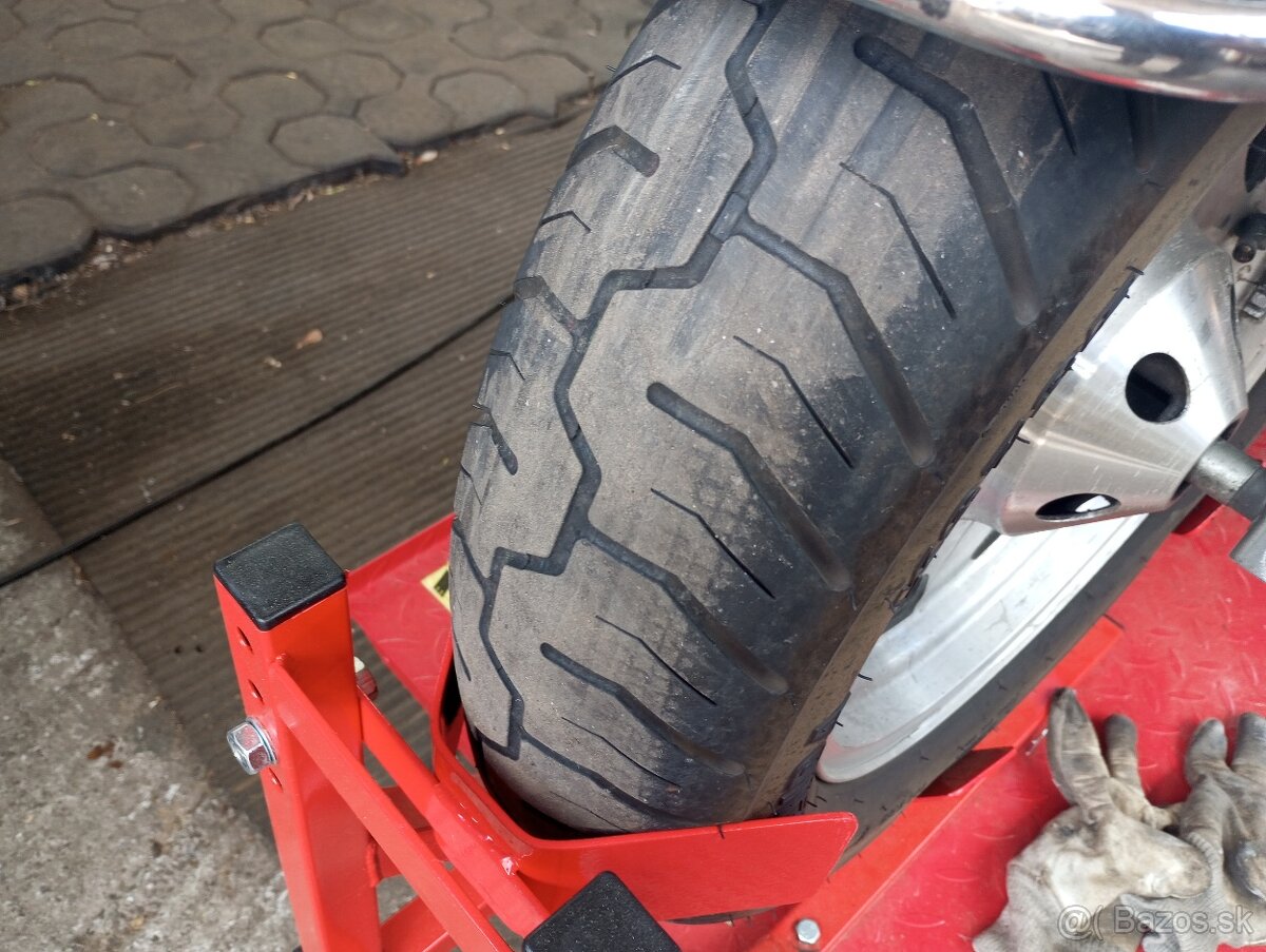 Predám Suzuki Intruder 1500 - 10