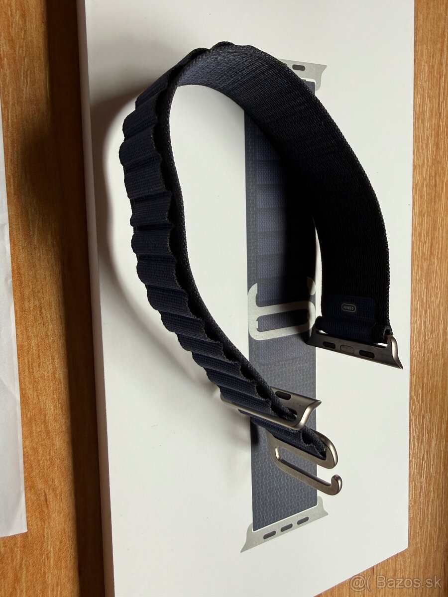 Apple Watch 49mm Navy Alpine Loop - Medium, Natural Titanium - 10