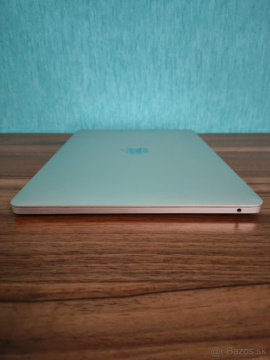 MacBook Pro 2017 | i5 • 8GB • 256GB SSD - 10