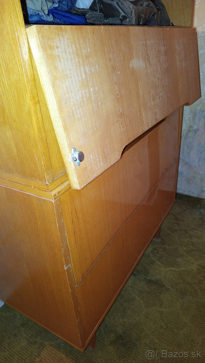 Stolík pre TV alebo rádio - 10