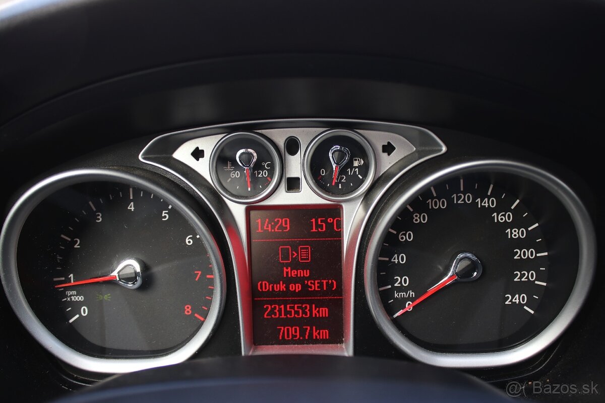 FORD FOCUS 1,6i BENZÍN 74KW/101PS - 10