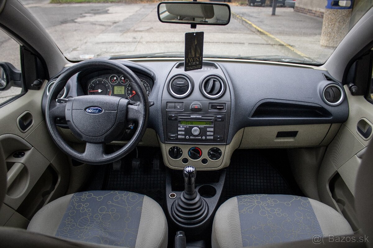 Ford Fiesta 1.25i Duratec Family - 10