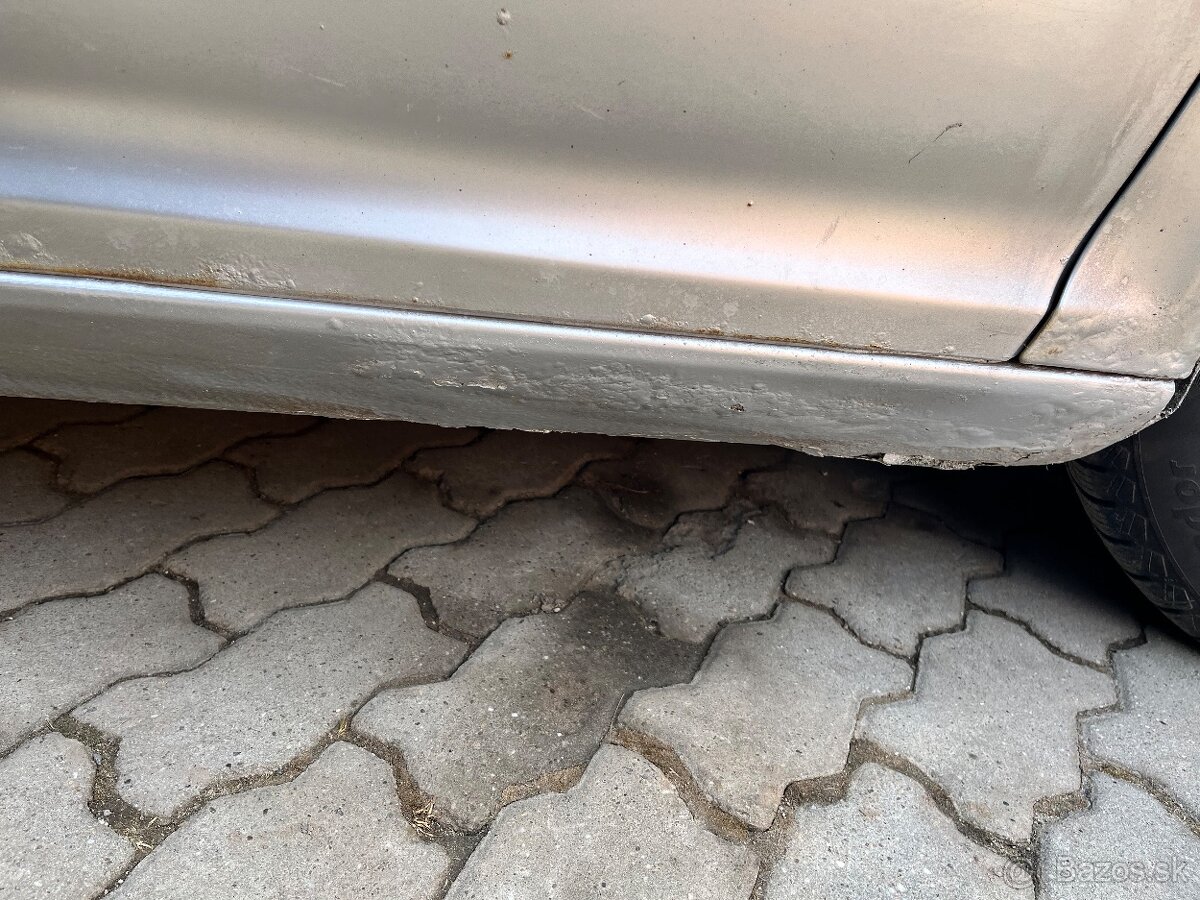 Predám na náhradné diely octavia 2 sedan - 10