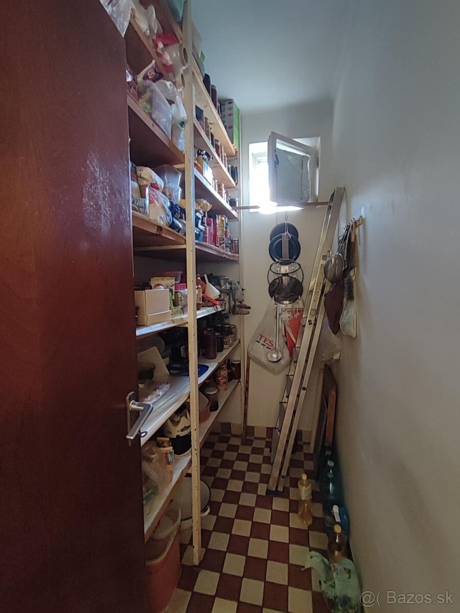 Exkluzívne ponúkame na predaj rodinný dom Levice, F.HEčku - 10