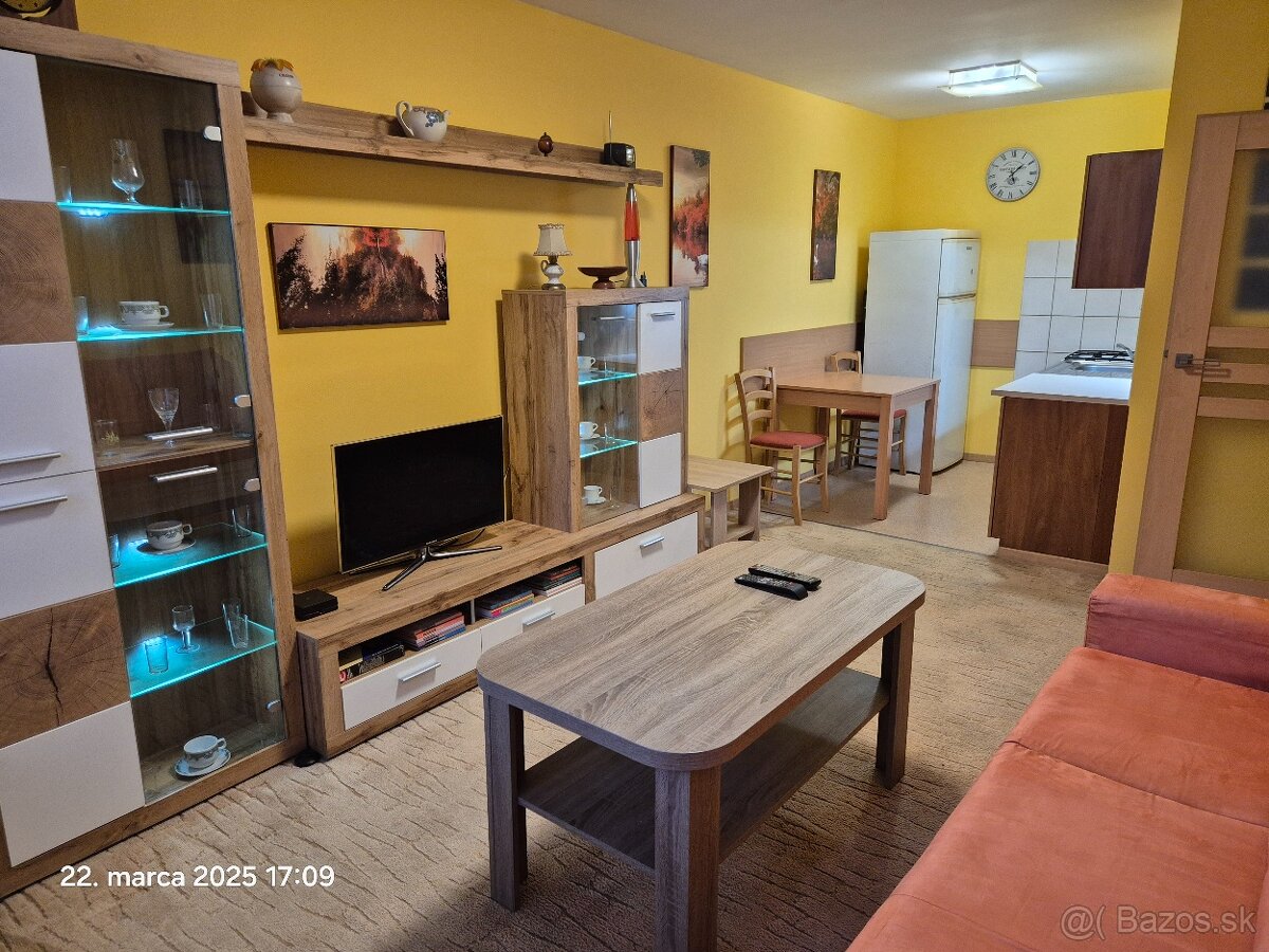 Prenájom - 1,5 izbový byt v Košiciach - Terasa, Hronská ul. - 10