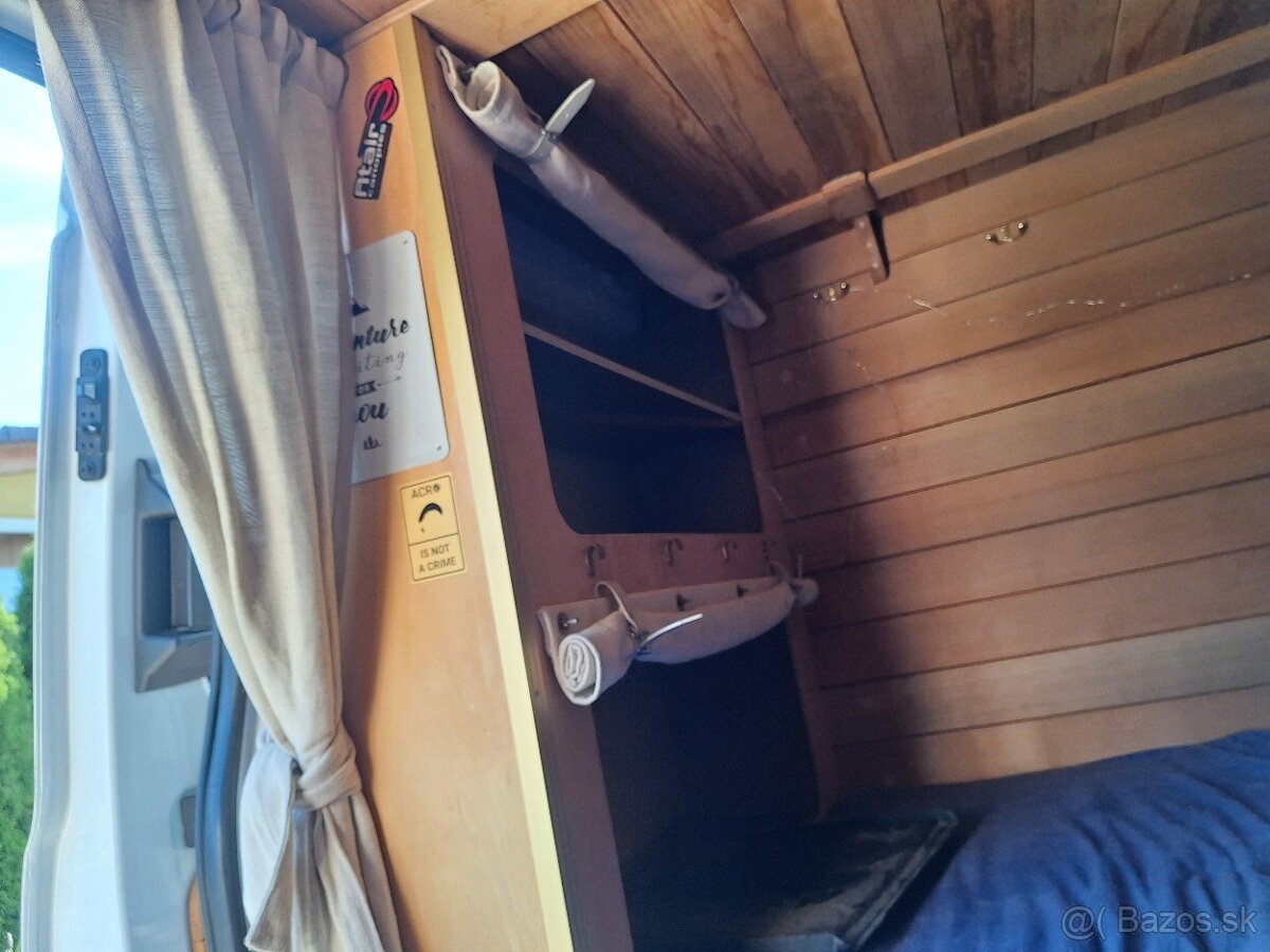 FORD TRANSIT CUSTOM 2,2TDCI OBYTNÝ DLHÁ VERZIA - 10