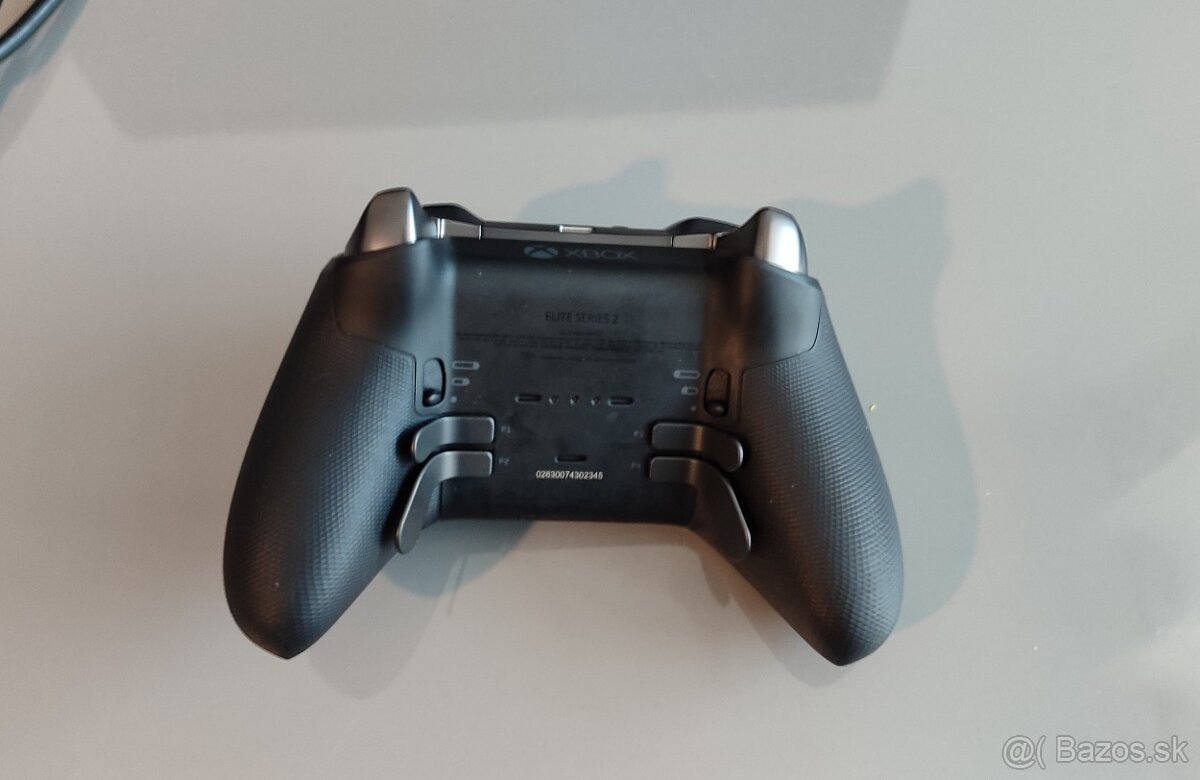 Nefunkčný Xbox + Elite series 2 controller - 10