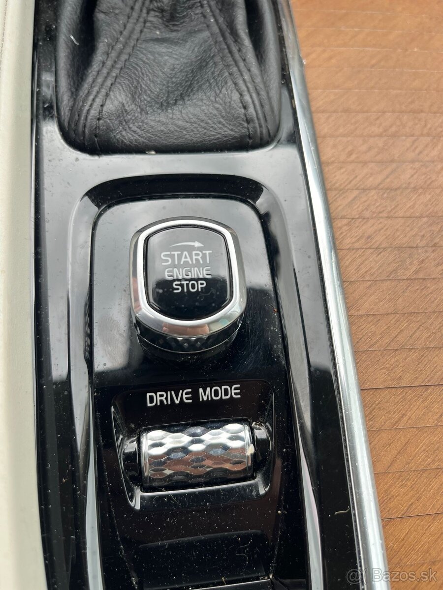 Volvo XC90 D5 Drive-E Inscription AWD A/T - 10