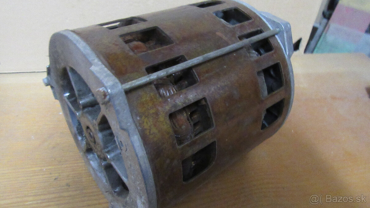 dvojotáčkový motor na 220V - 10