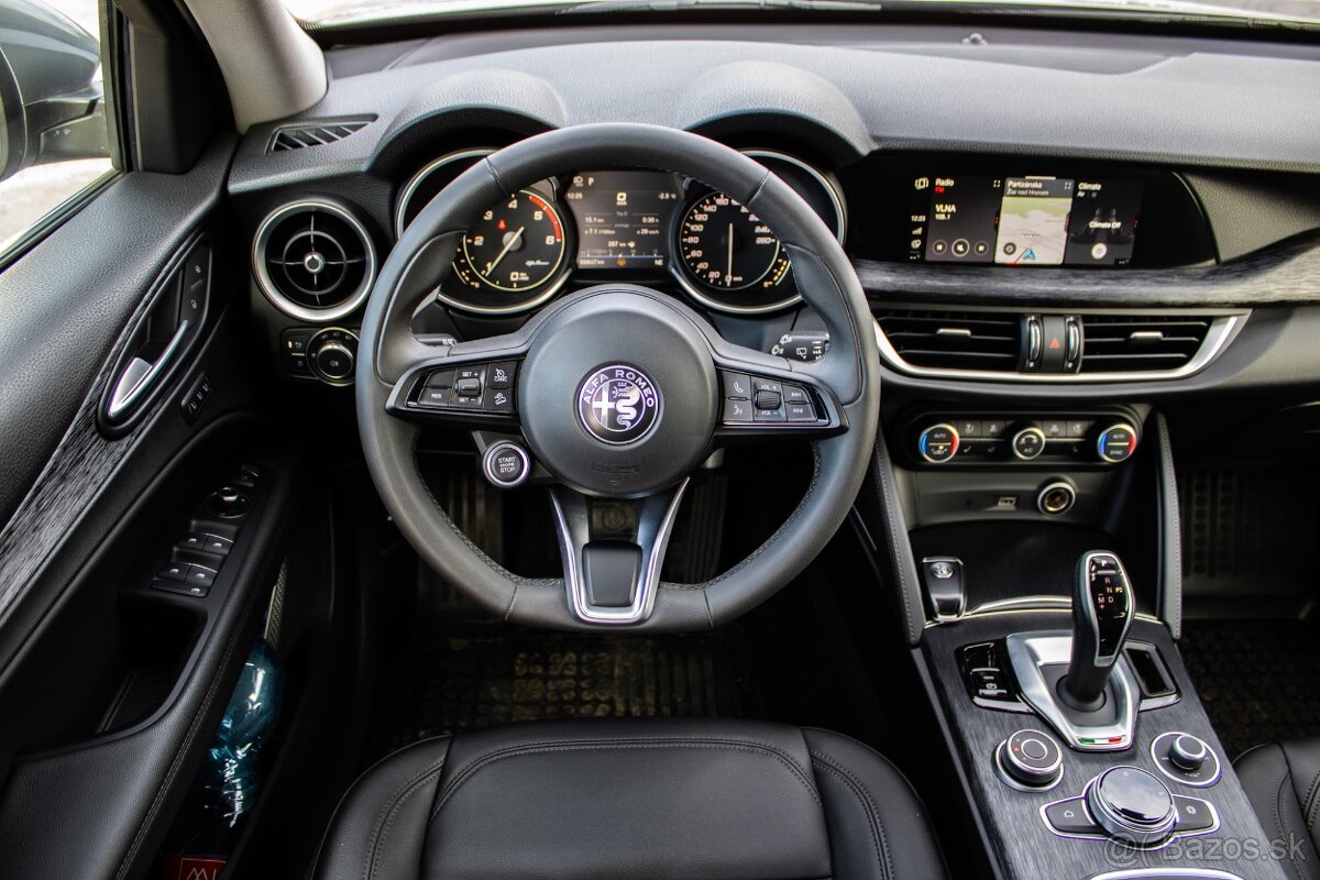 Alfa Romeo Stelvio 2021 - 10