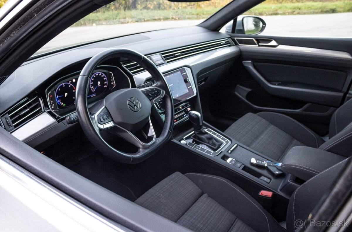 Volkswagen Passat Variant 2.0 TDI Elegance DSG - 10