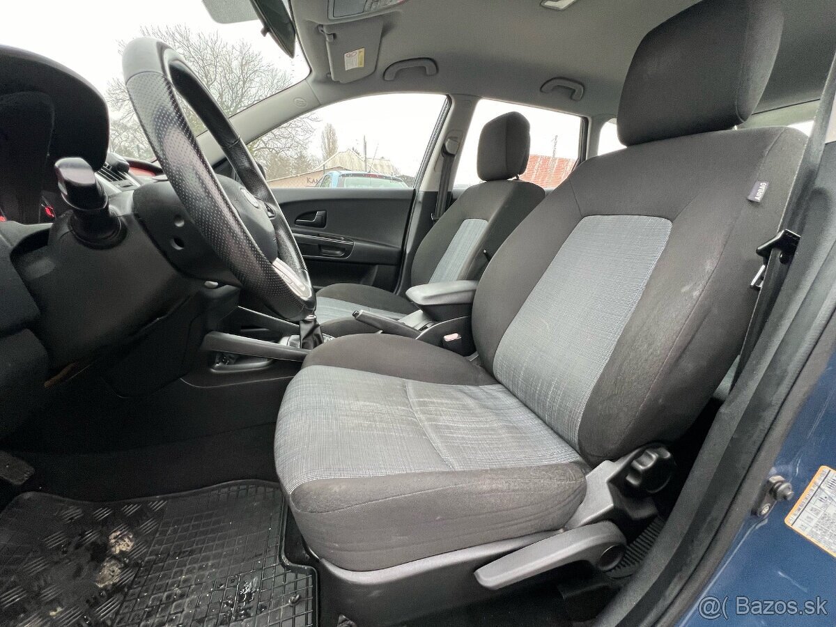 Kia Ceed 1.6 benzín, 91kW, MT/6, rok:02.2012. - 10