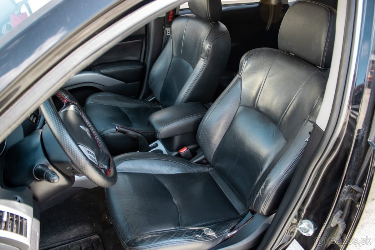 Mitsubishi Outlander - 10