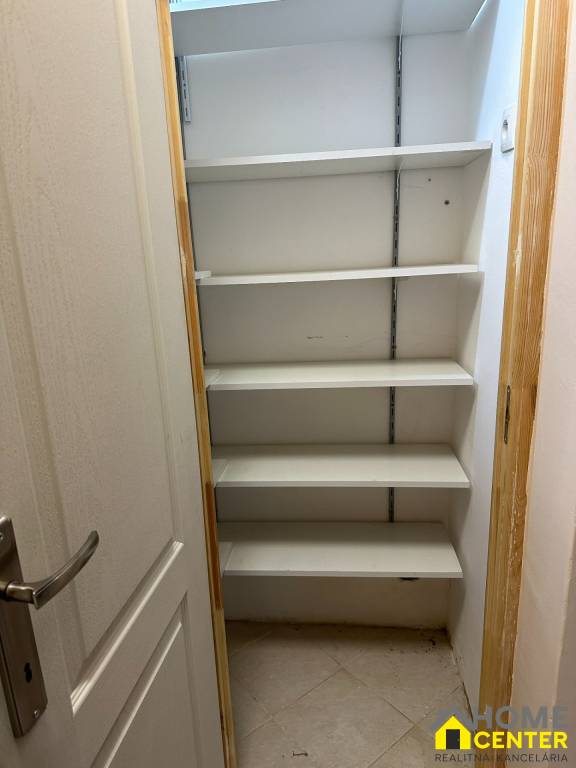 PRENÁJOM : 2 IZBOVÝ RODINNÝ DOM, KOMÁRNO - 10