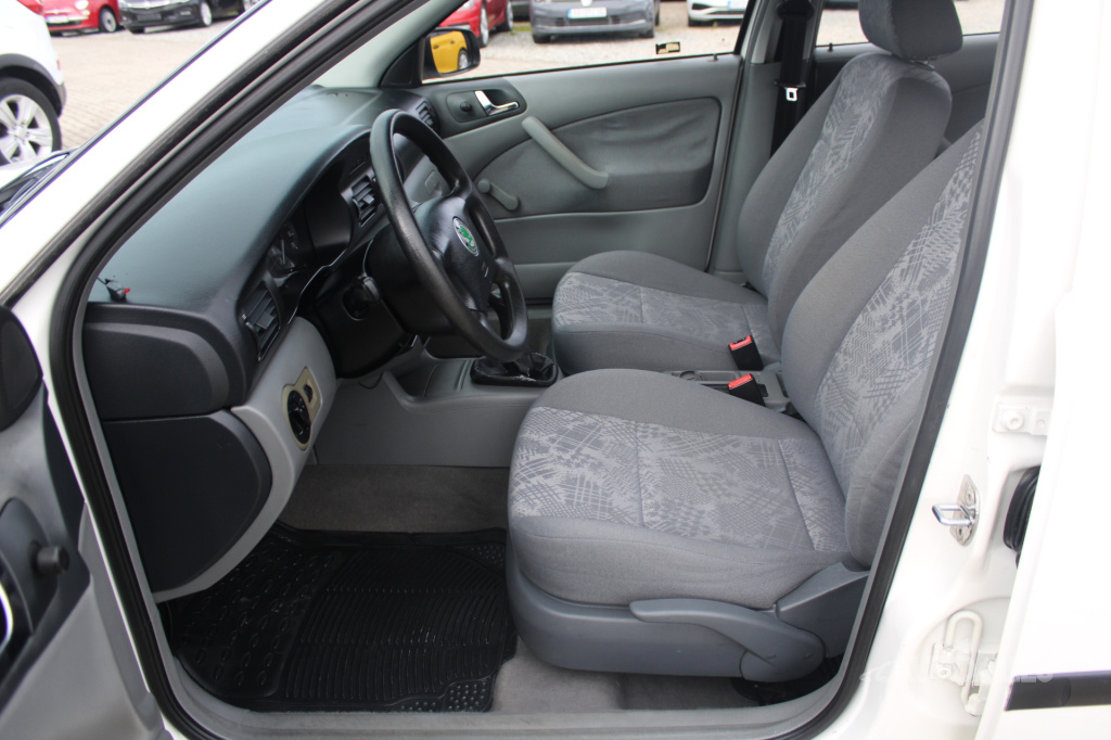 Škoda Octavia 1,4 MPi 44 kW LX - 10