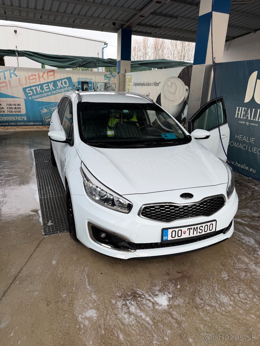 Kia ceed sw 1.6 crdi - 10