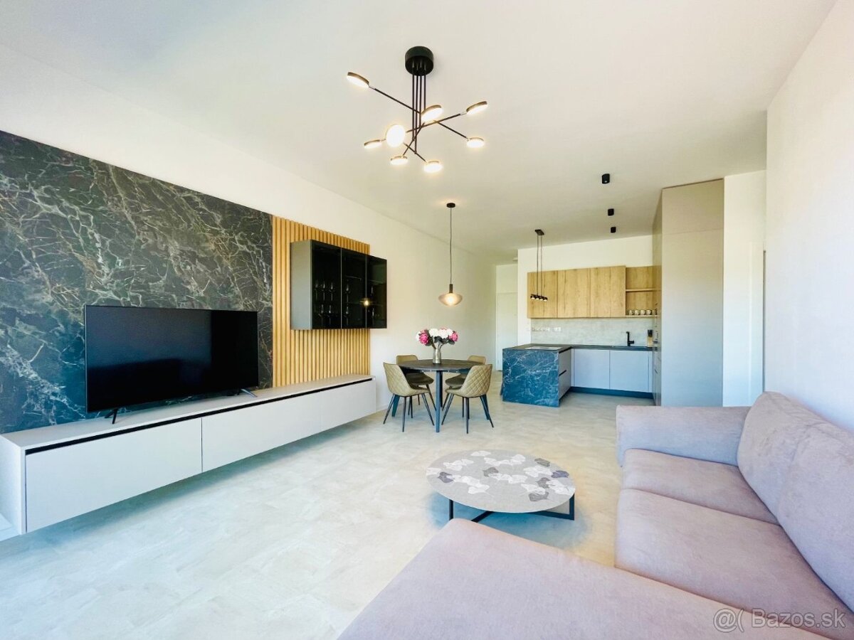 Prenájom 3 izb. byt, Orbis, 2x terasa, garáž. státie - 10