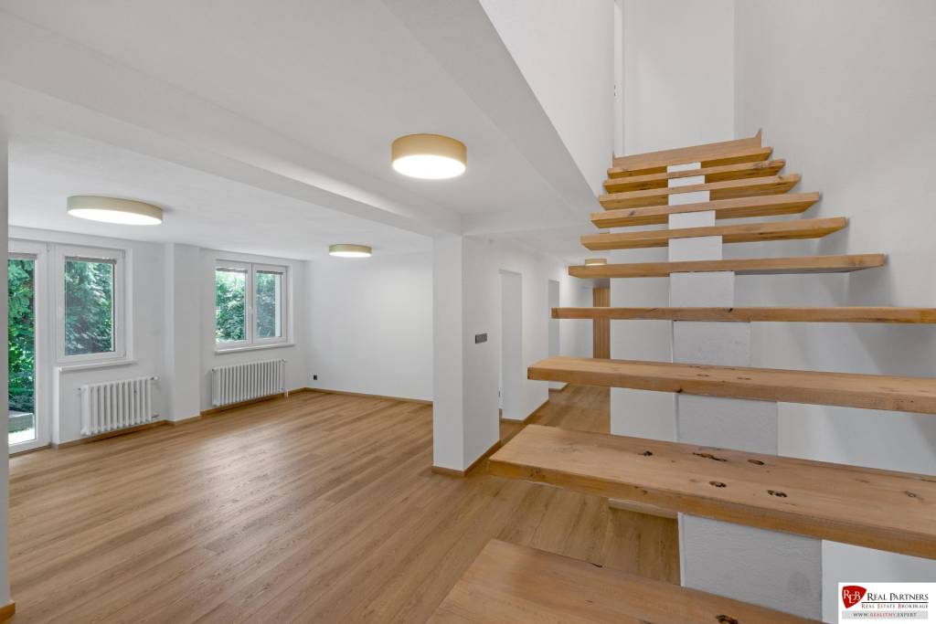 REB.sk Prenájom moderný 8 izbový RD, 250 m2,Sološnicka ul, K - 10