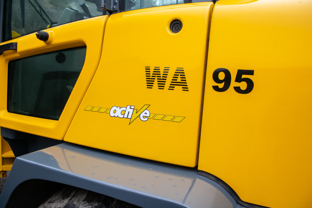 Kolesový nakladač Komatsu WA95 - 10